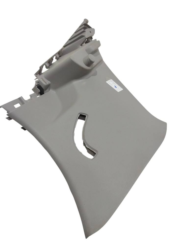 Acabamento Tras Esquerdo Etios Hatch Platinum 2017 Detalhe 3