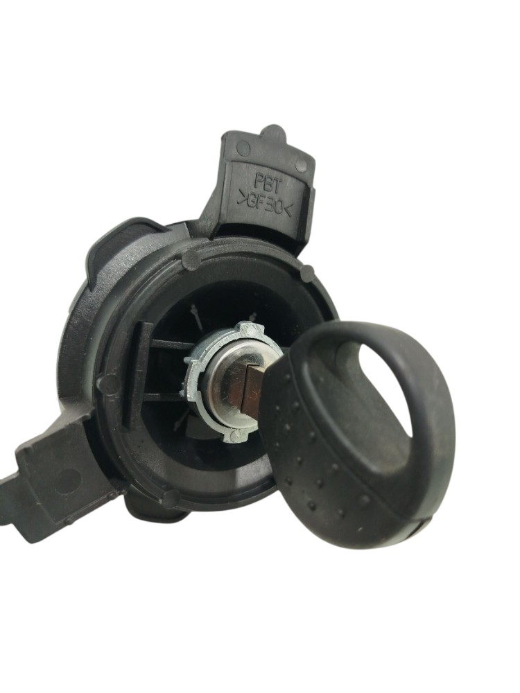 Tampa Tanque C Chave Peugeot 206 1.4 2005 Preta 4