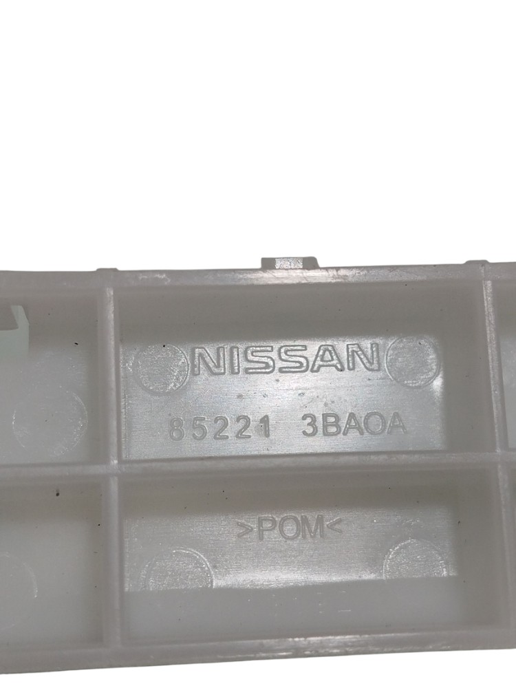 Guia Parachoque Tras Esq Nissan Versa 2012 A 19 852213ba0a 5