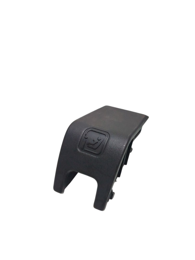 Moldura Isofix Banco Gm Tracker Ltz 1.0 Turbo 2023 Preto 2