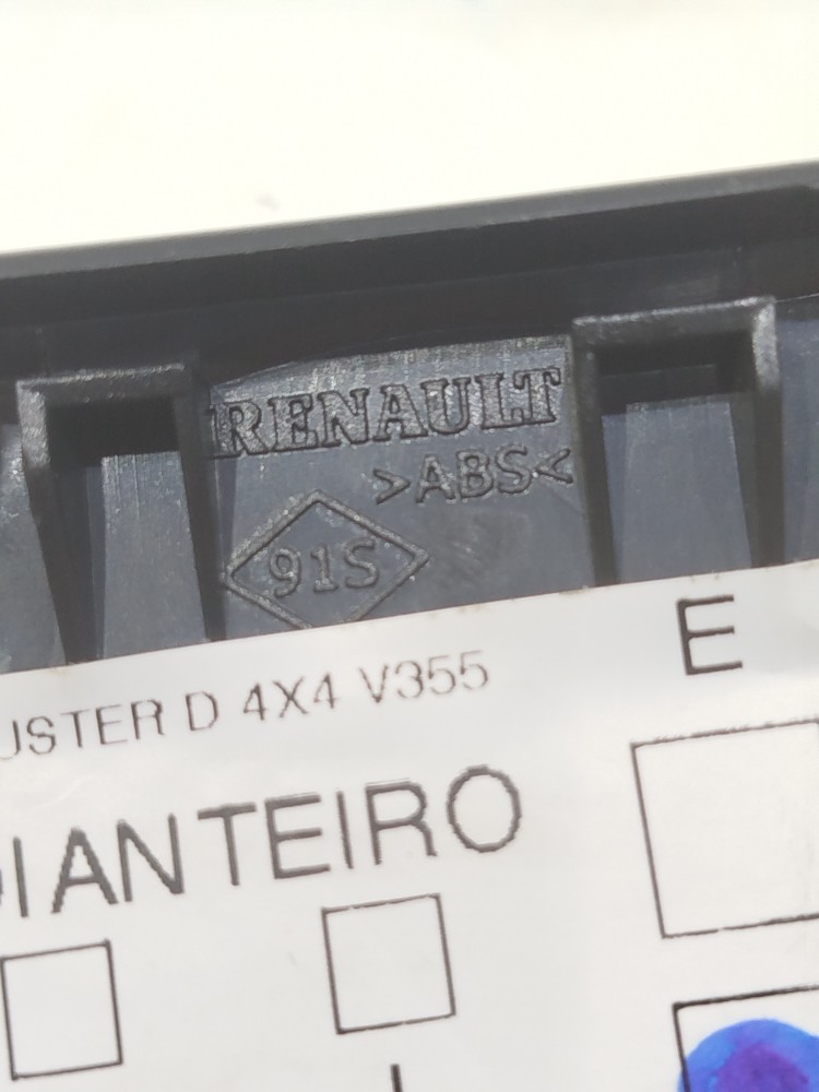 Botão Vidro Traseiro Esquerdo Duster 2.0 16v 2015 2