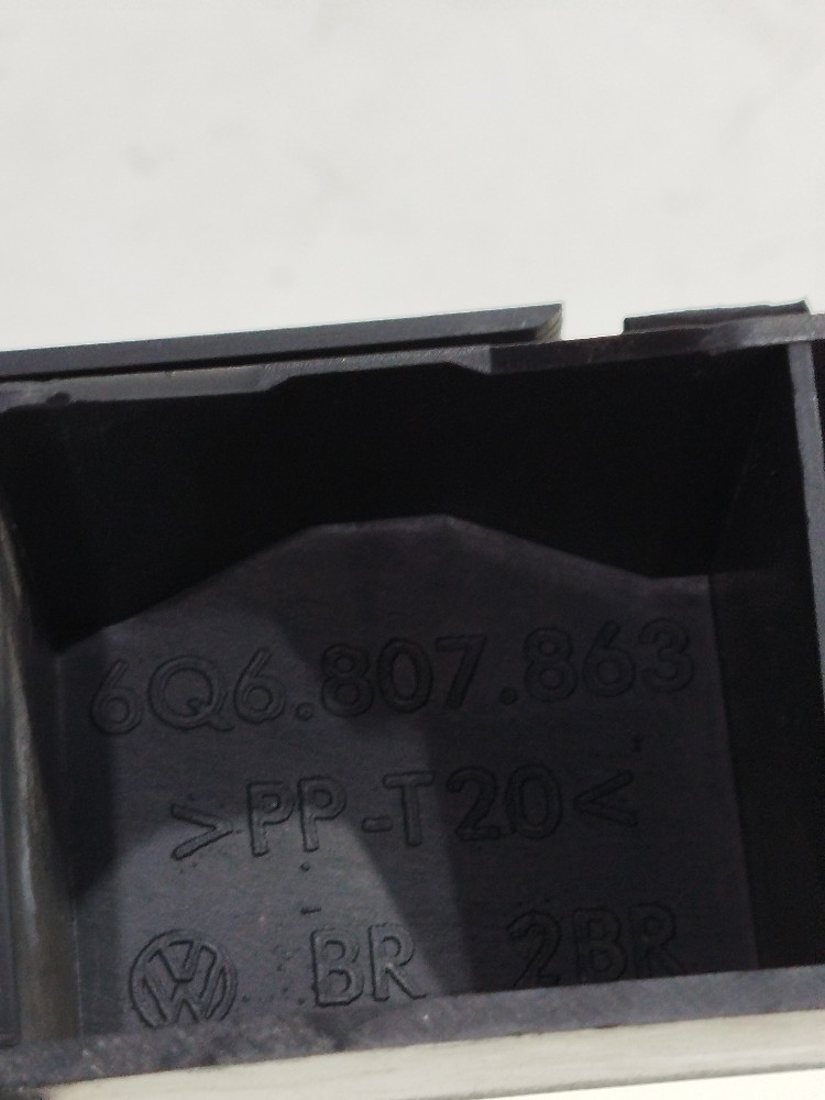 Suporte Guia Fixação Para-choque Traseiro Polo 2003 4