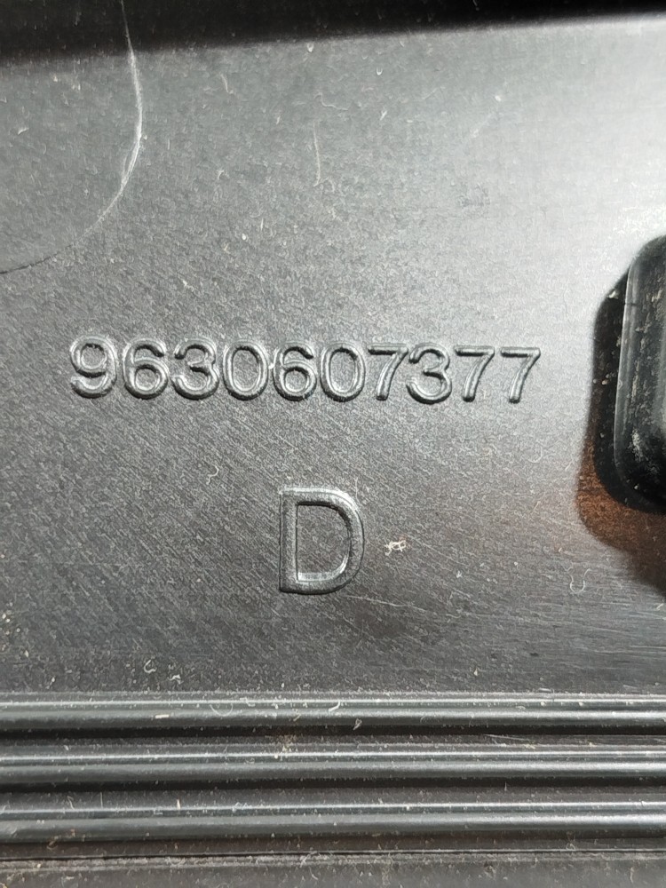 Moldura Churrasqueira Grade Direito Peugeot 206 2005 Preta 4