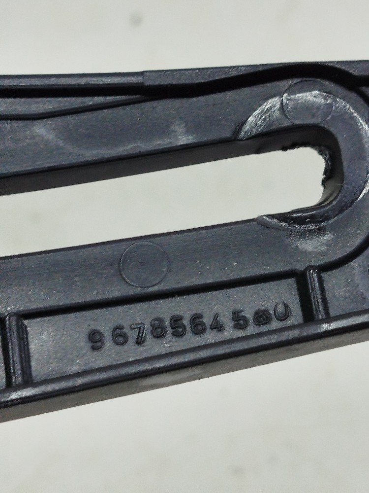 Suporte Interno Paralama LD Direito Peugeot 2008 2015 a 2019 8