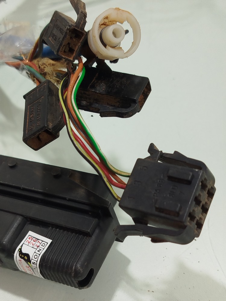 Chicote Tampa Traseira Porta Malas Vw Golf 1996 10