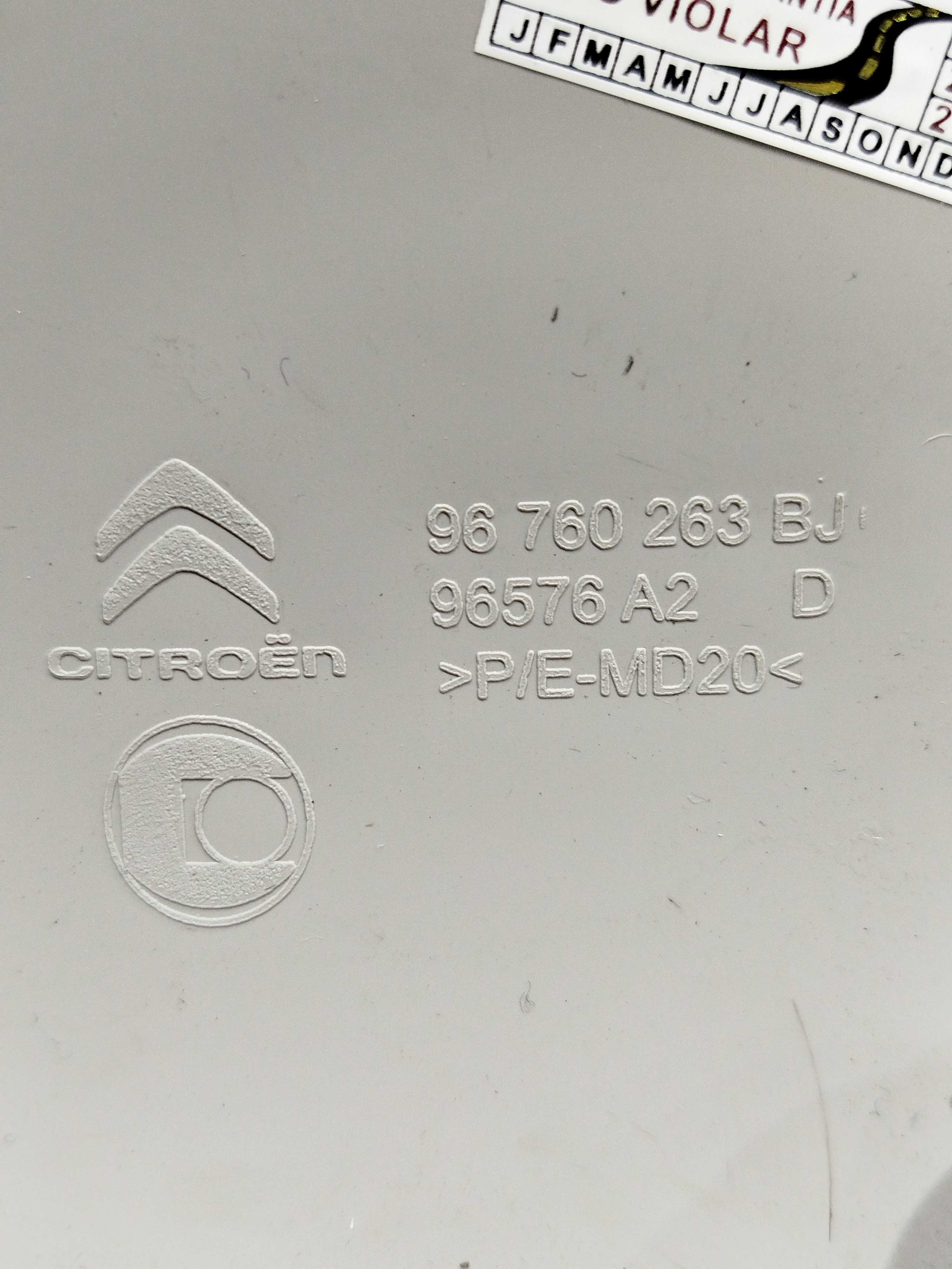 Acabamento Coluna Traseira Direita Citroen C3 2015 Detalhe 7
