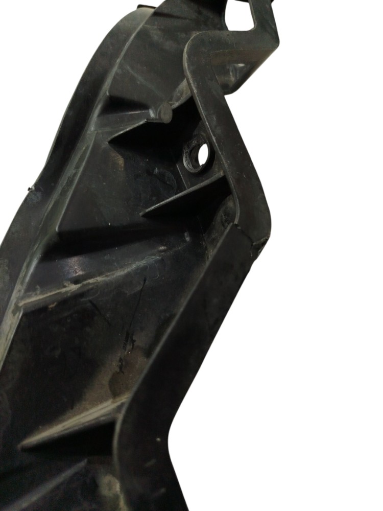 Suporte Guia Farol Esquerdo Passat Variant 2009 Detalhe 3