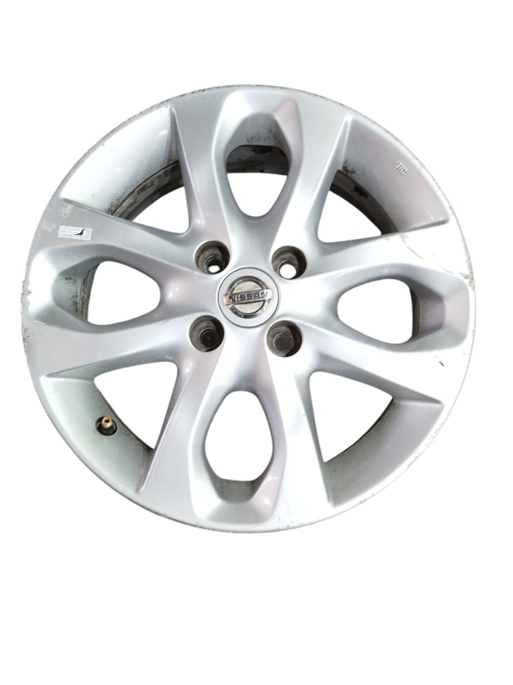 Roda Liga Leve 15 Nissan March 1.0 2017 Detalhe Riscos