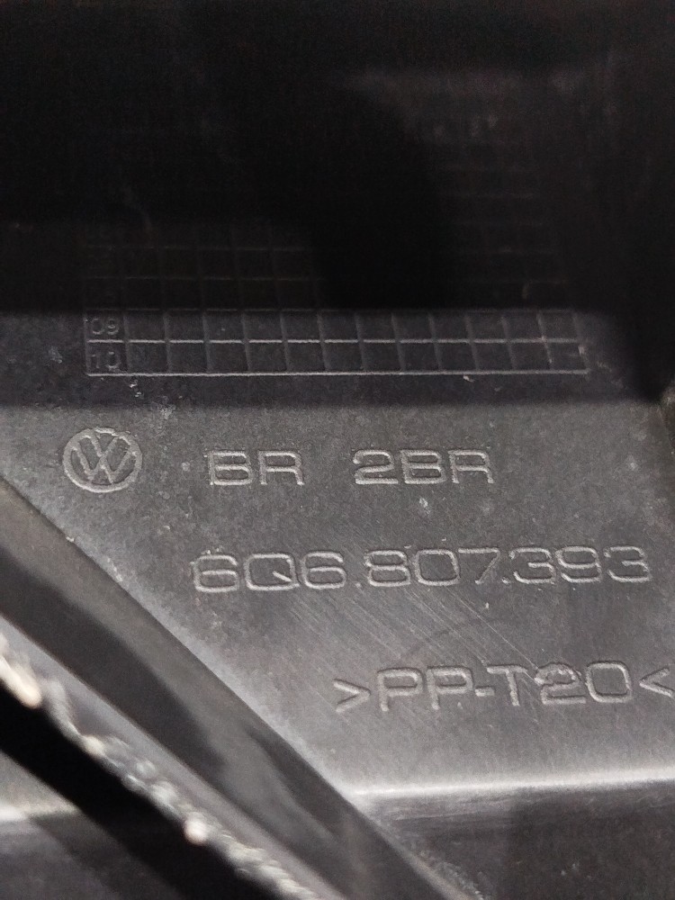 Guia Para-choque Esquerdo Polo Hatch 2003 6q6807393 5