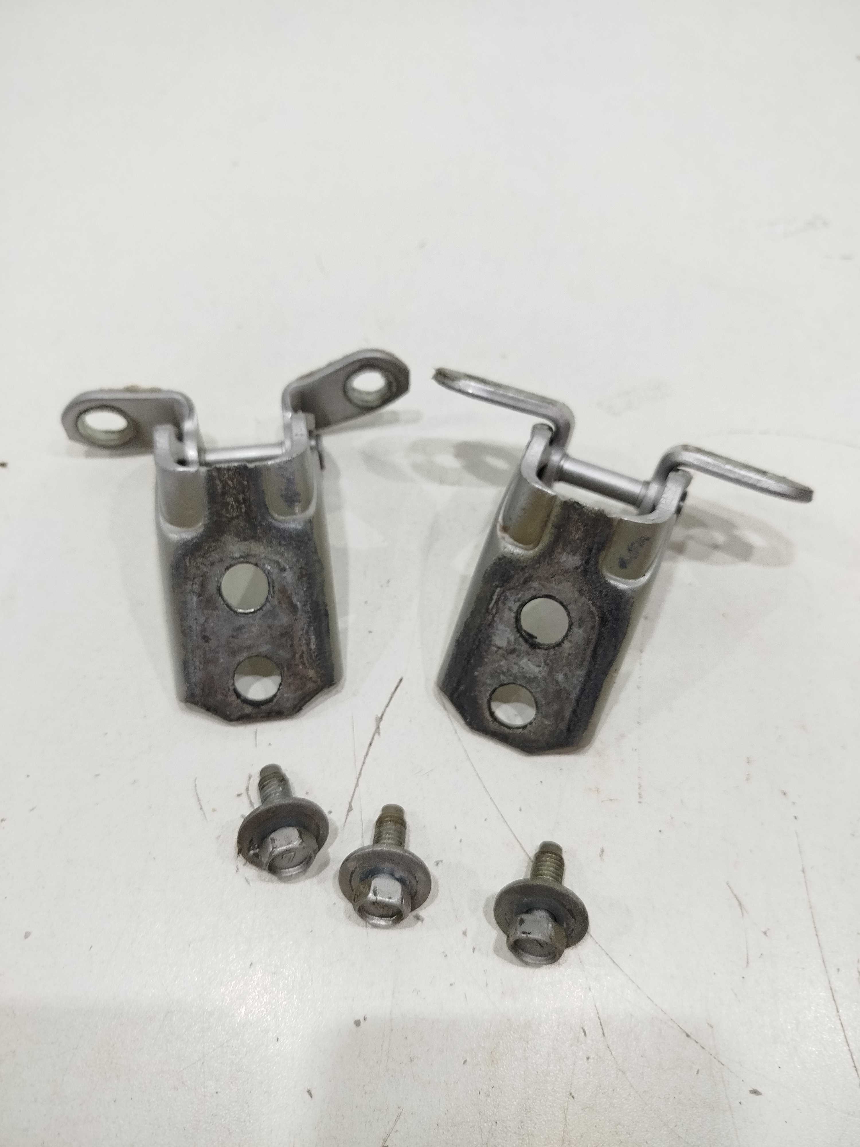 Par Dobradiças Diant Direita Nissan Versa VDrive 2020/21 4