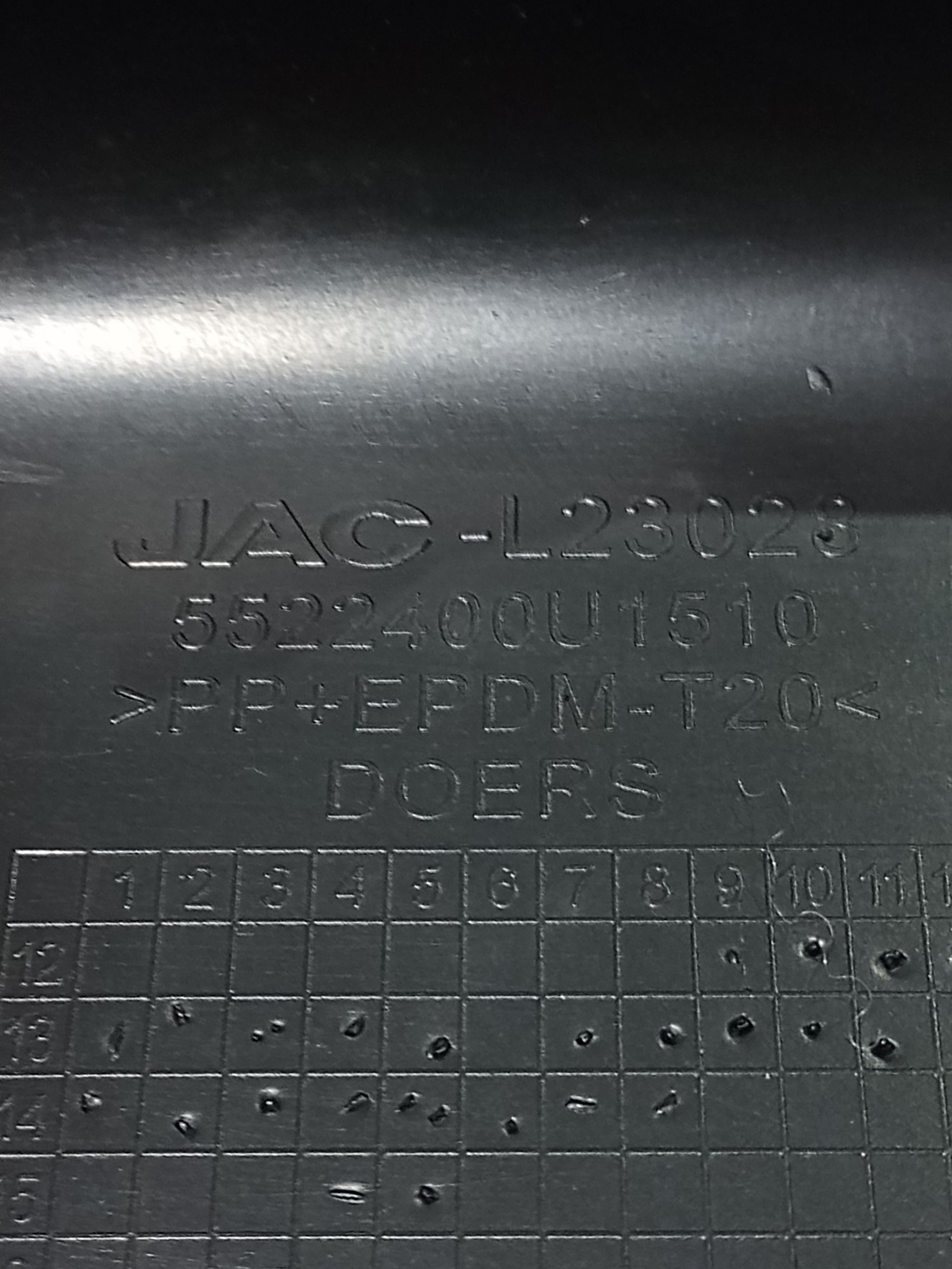 Spoiler Lateral Direito Jac T6 2016 5