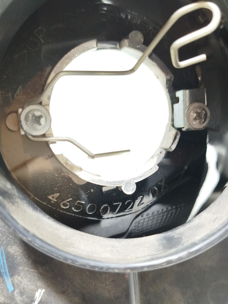 Farol Dianteiro Direito Fiat Uno 2010 A 2013 51827928 Direito/passageiro 3
