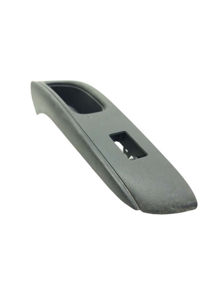 Moldura Botao Vidro Tras Esquerdo Nissan Versa 2012 3