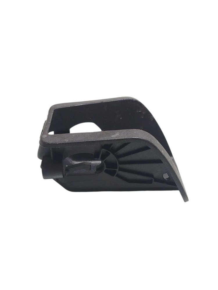 Moldura Banco Isofix Gm Tracker 1.0 2023 26288551 Preto 3