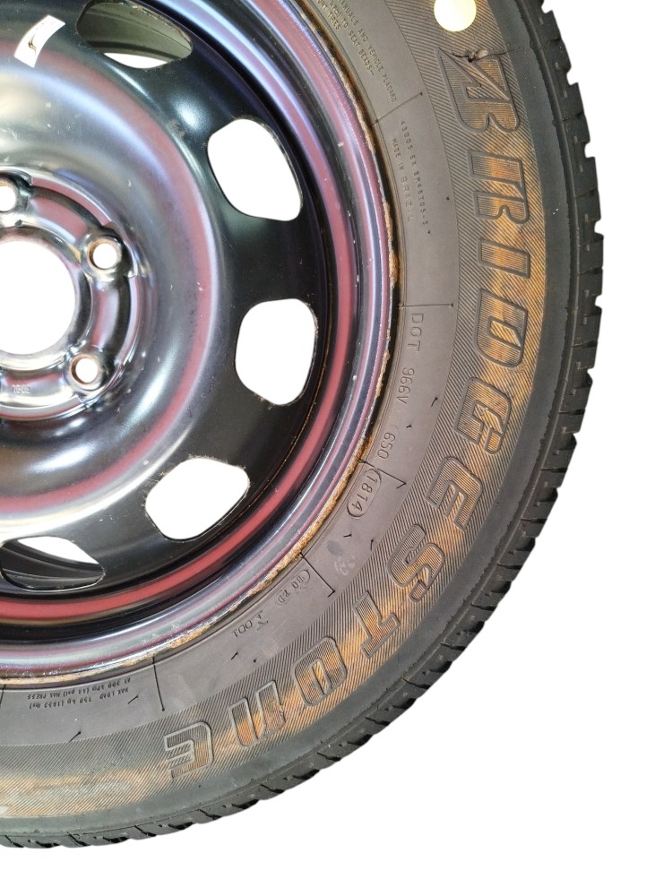 Pneu Stepe Duster Bridgestone 215 65 16 Detalhe 4