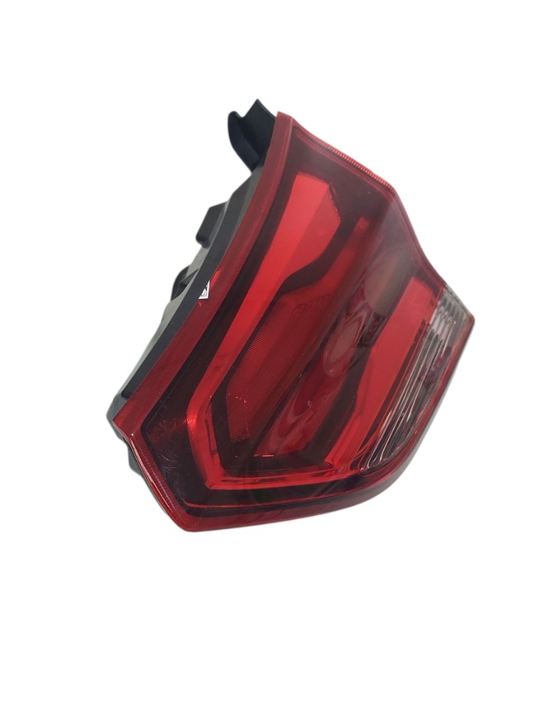 Lanterna Tampa Tras Direita Sem Led Gm Tracker 2023 Direito/passageiro Acrílico 3