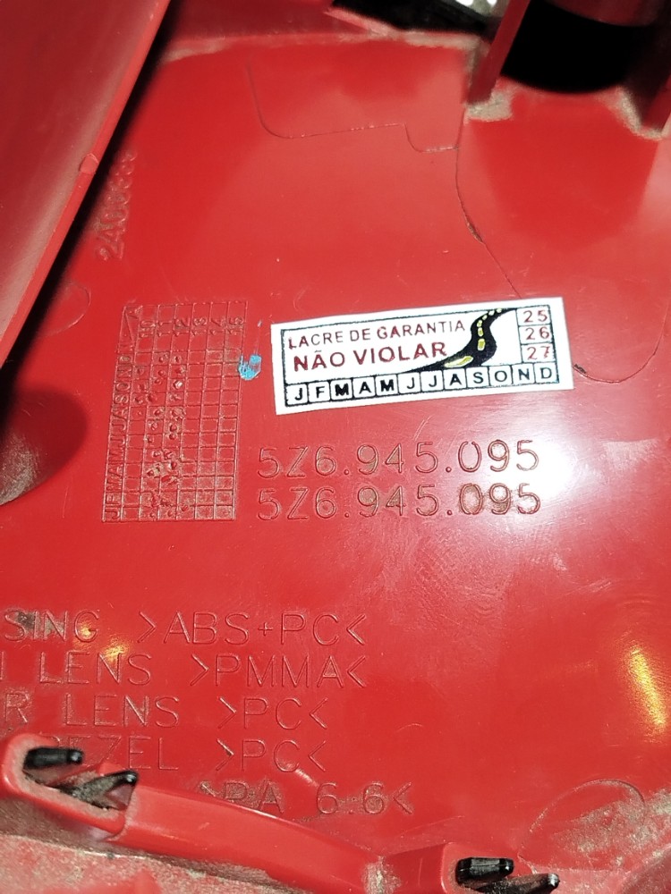 Lanterna Tras Esquerda Motorista Vw Fox 2014 5z6945095 Fume Esquerdo/motorista Fumê 6