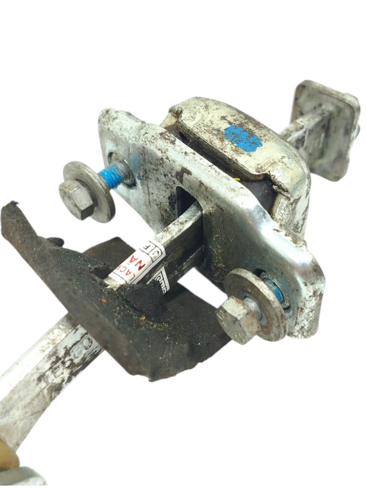 Limitador Porta Tras Direita Gm Celta 2009 93378192 3