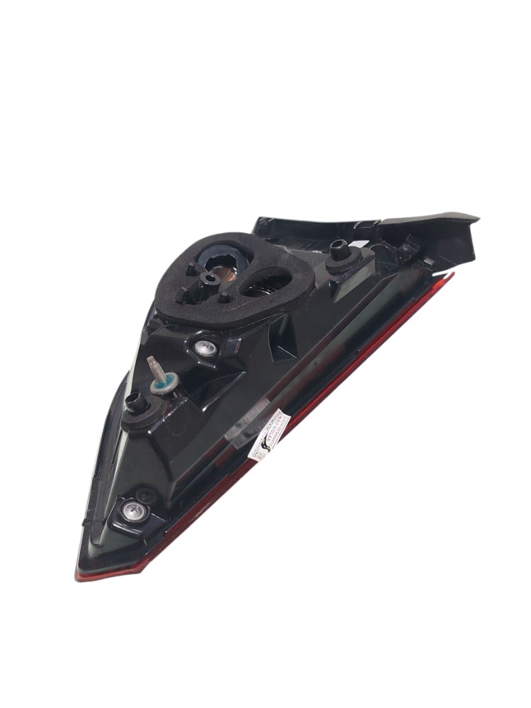 Lanterna Tampa Tras Direita Sem Led Gm Tracker 2023 Direito/passageiro Acrílico 4