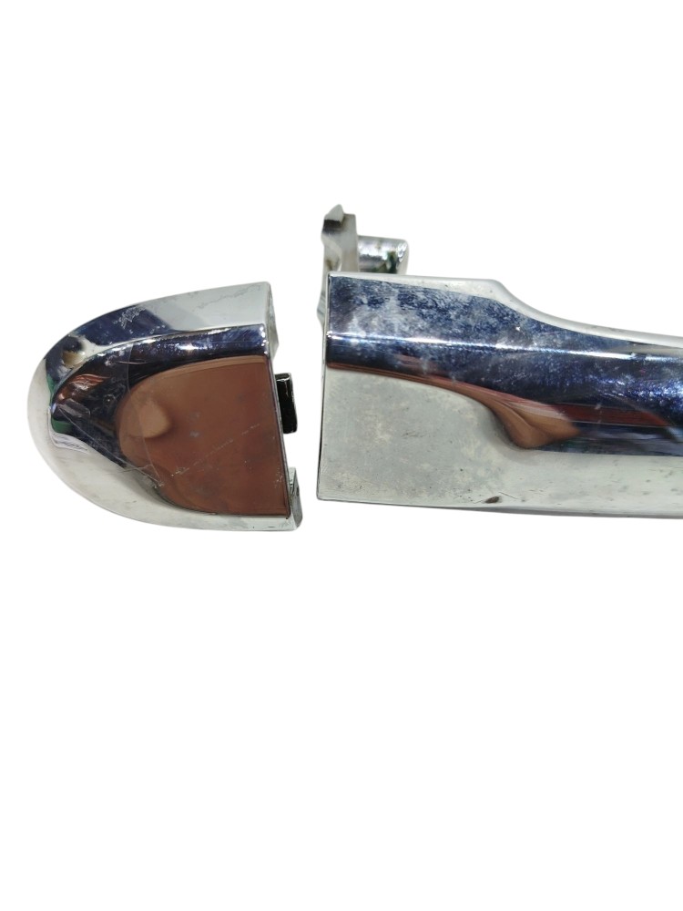 Maçaneta Externa Dianteira Direita Nissan Versa Sv 2012 8