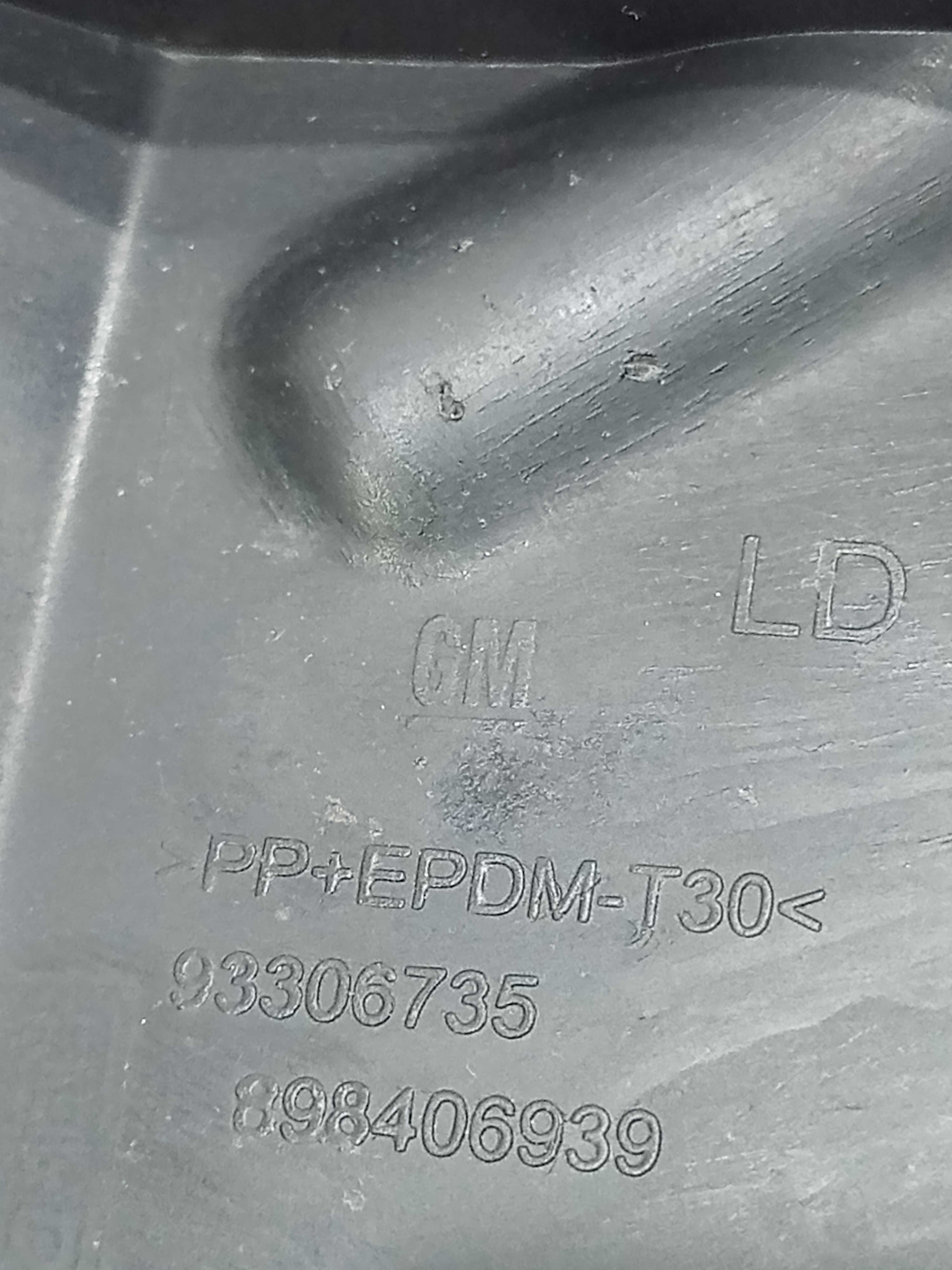 Guia Para-choque Tras Direita Vectra 2011 2.0 Automático 5