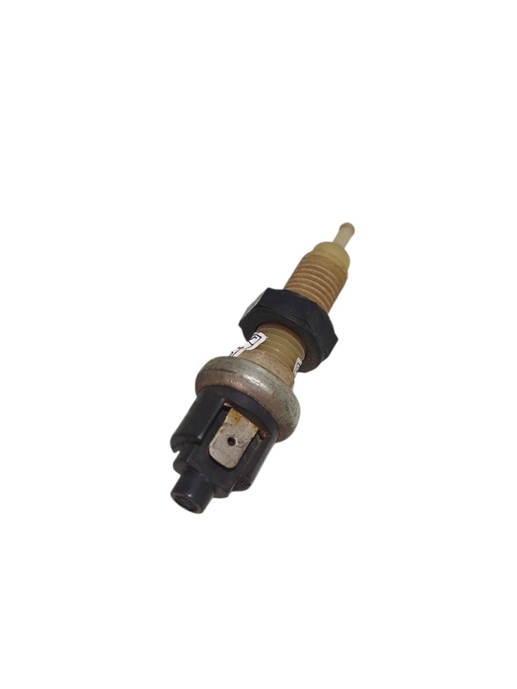 Interruptor Luz Freio Fiat Fiorino 2010 4