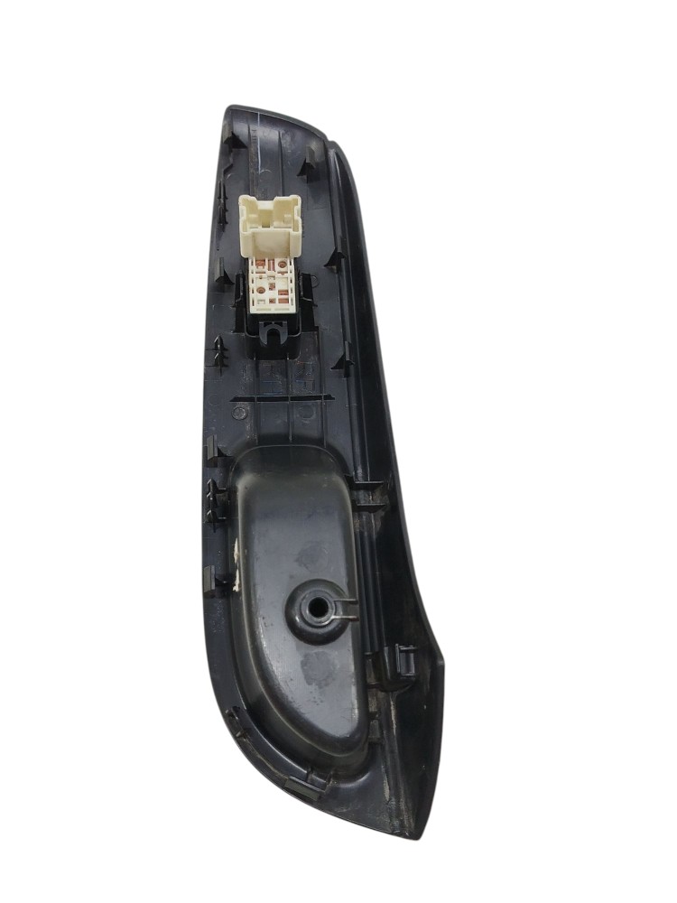Moldura Botão Vidro Traseiro Direito Versa 2012 5