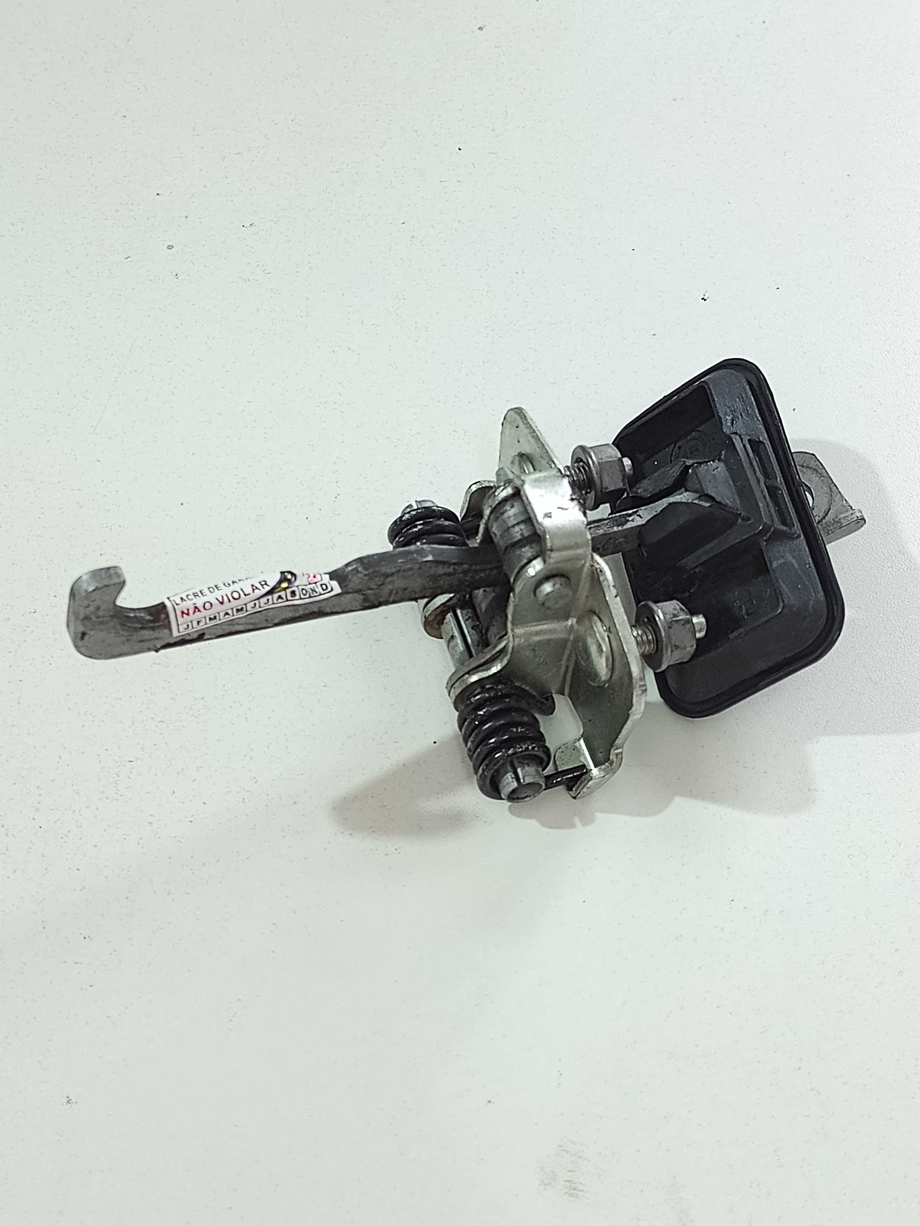 Limitador Porta Dianteira Direita Sandero 2016 808949965r 2