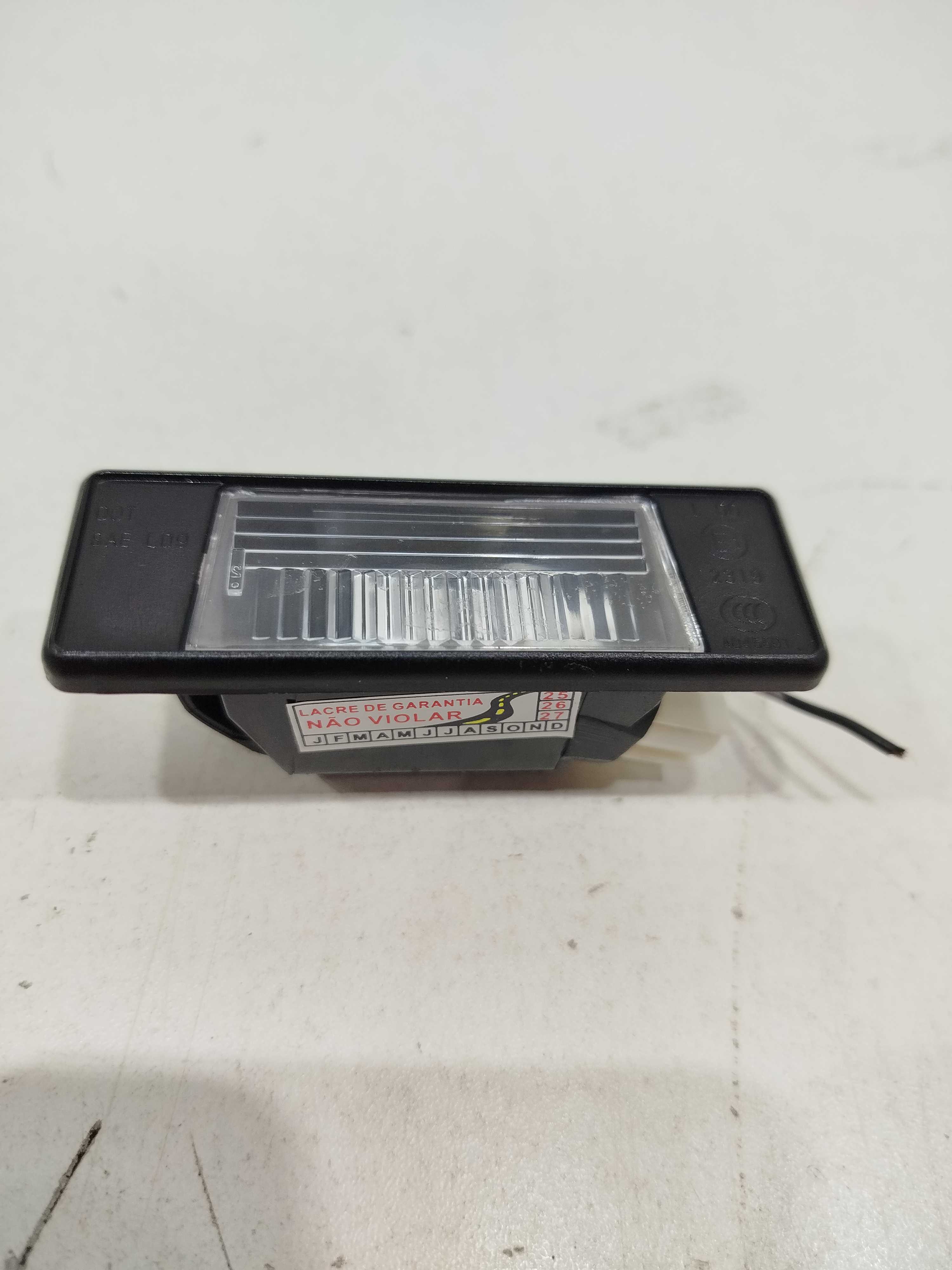 Luz Placa Nissan Versa V Drive 2020/21 Original 3
