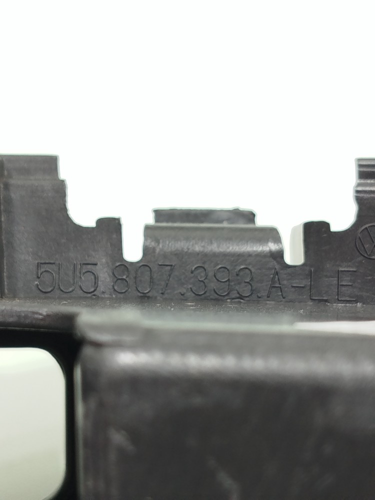 Guia Parachoque Esquerdo Traseiro Vw Voyage 2013 3