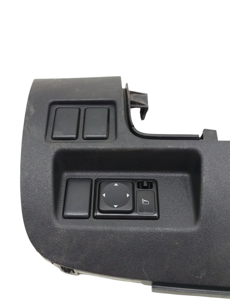 Moldura Botão Retrovisor Nissan Versa 2012 4