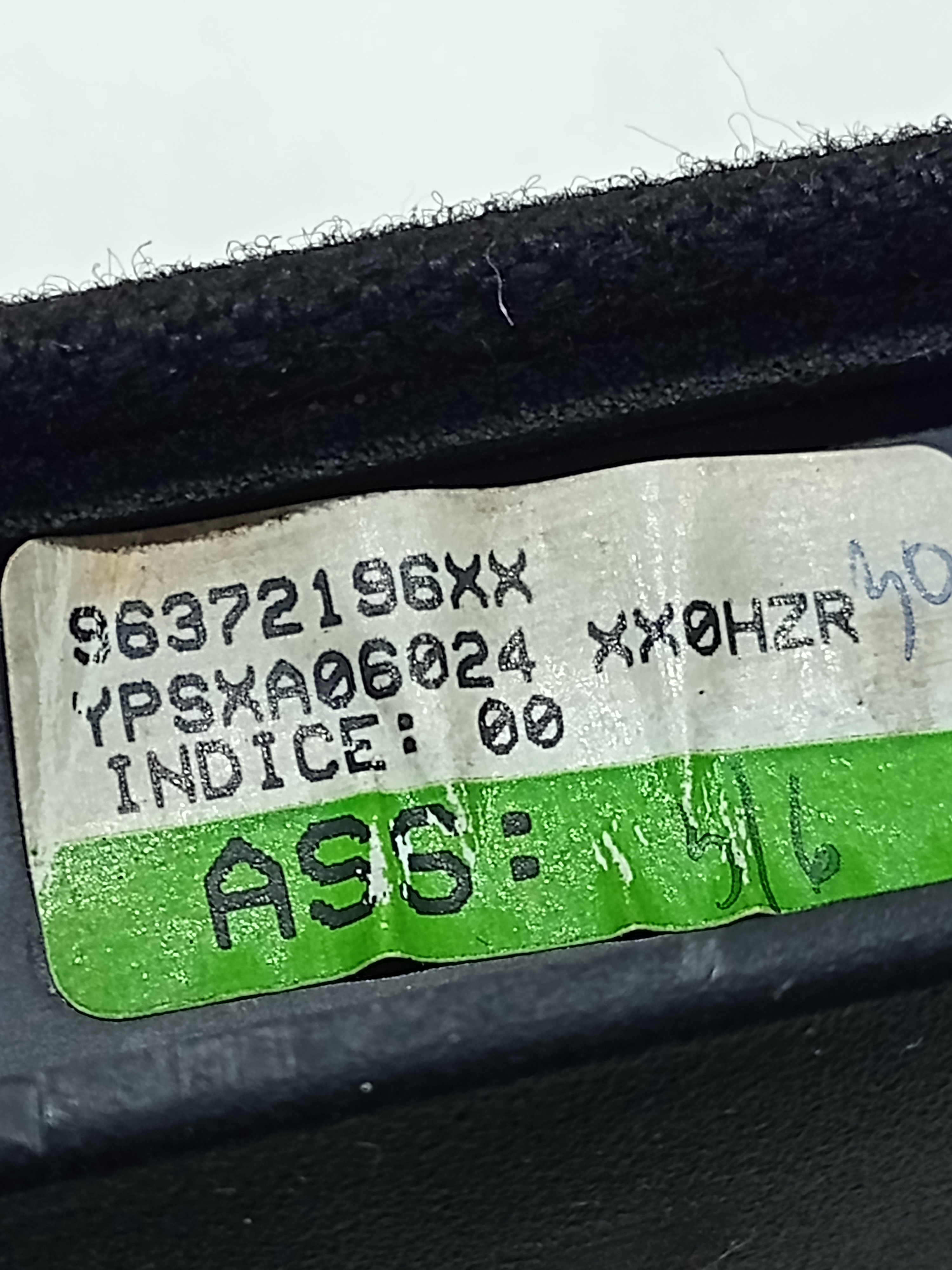 Tampa Do Porta Luvas Peugeot 206 1.4 Manual 2004 3