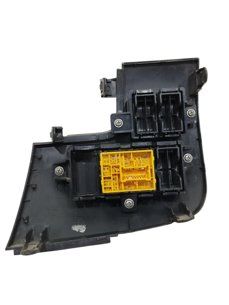 Moldura Botão Retrovisor Nissan Versa 2012 1