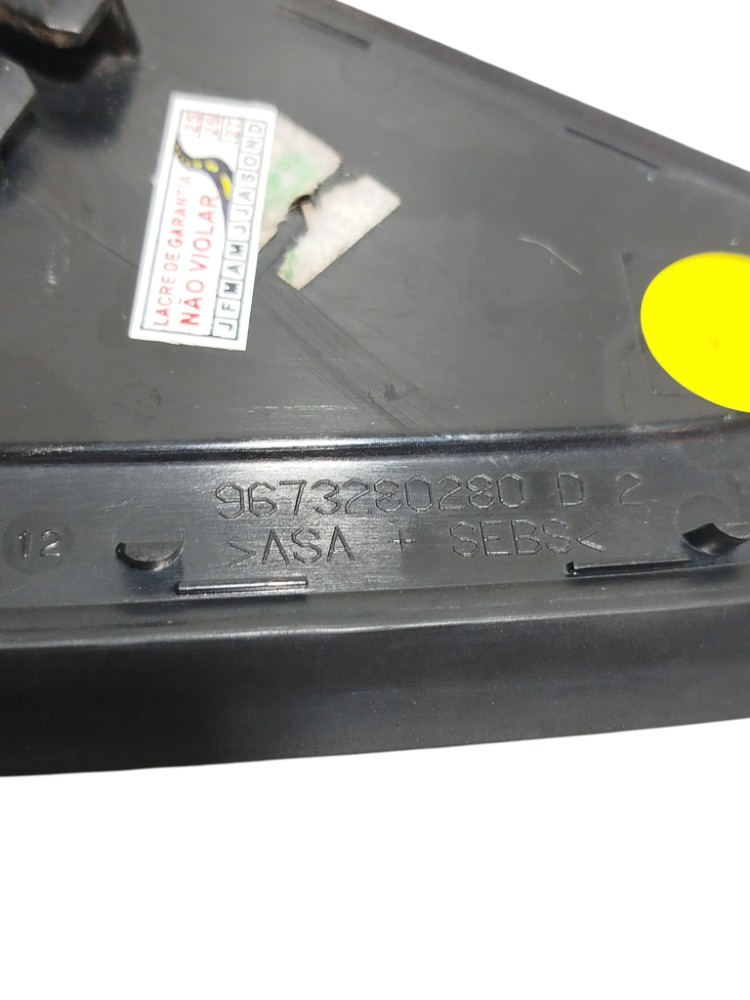 Acabamento Retrov Direito Paralama Peugeot 208 9673280280 Preto 2
