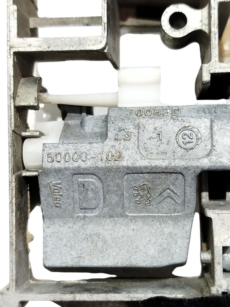 Suporte Maçaneta externa peugeot 208  2011 a 2014 5