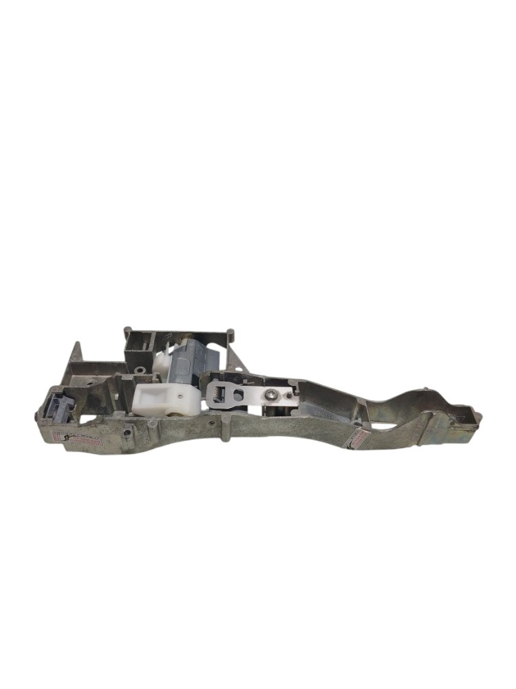 Suporte Maçaneta ext Diant Esq Peugeot 208 2012 9670932080 2