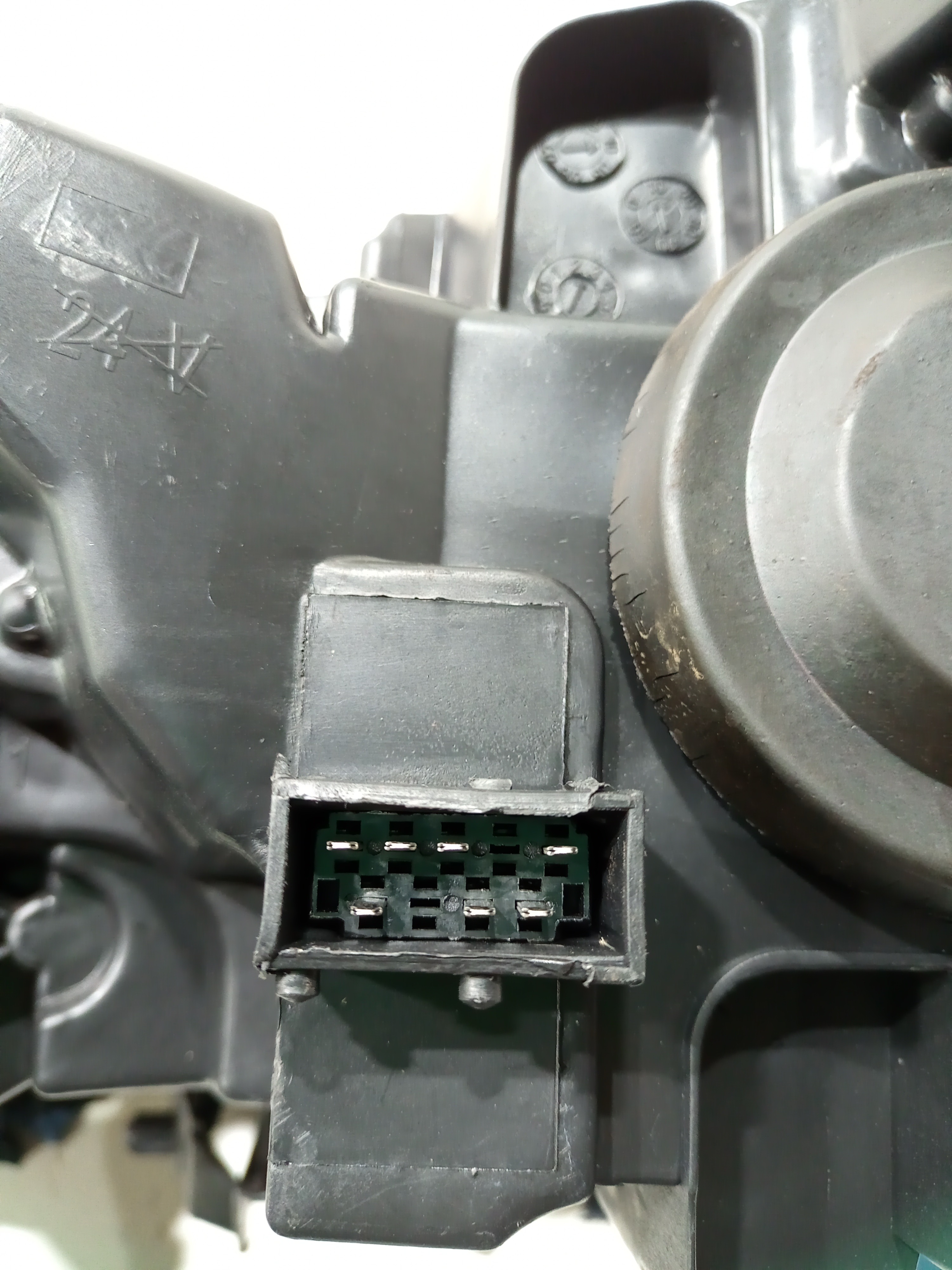 Farol Citroen C4 Tyc Lado Direito Paralelo Detalhe  Direito 7