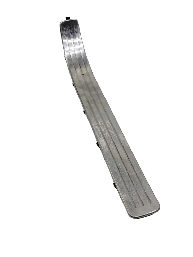 Soleira Porta Traseira Direita Toureg 2005  7l0853794c 1