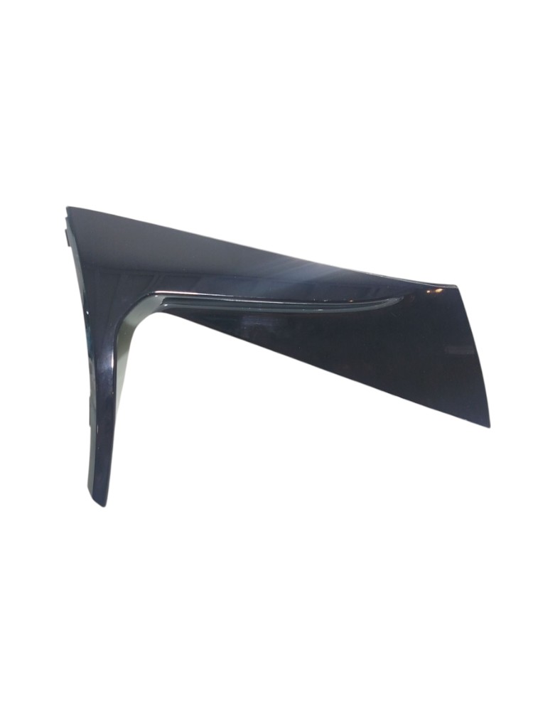 Acabamento Spoiler Direito Gm Tracker Ltz 1.0 Turbo 2023 Preto 1