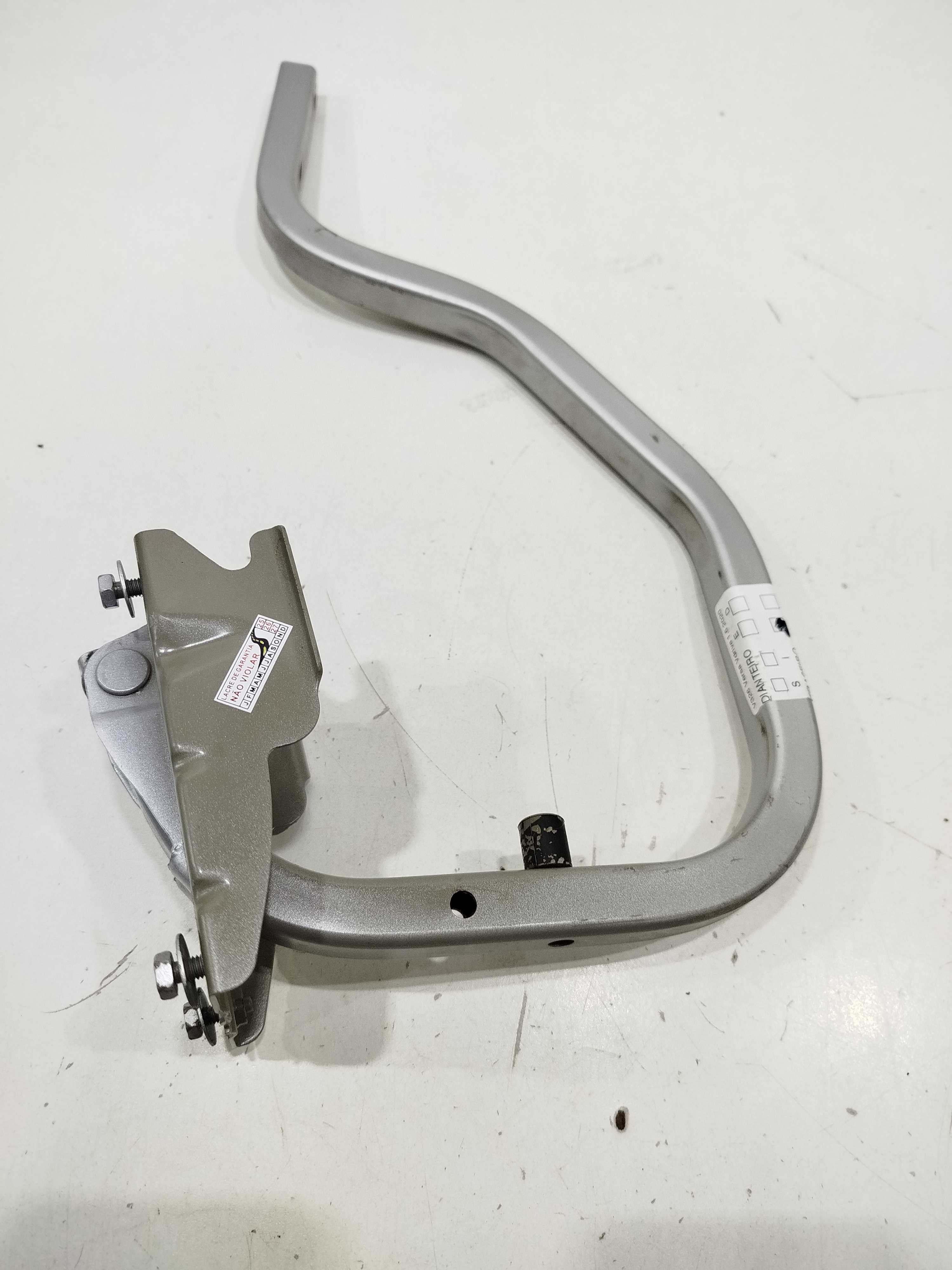 Dobradiça Tampa Traseira Esq Nissan Versa V Drive 2020 4