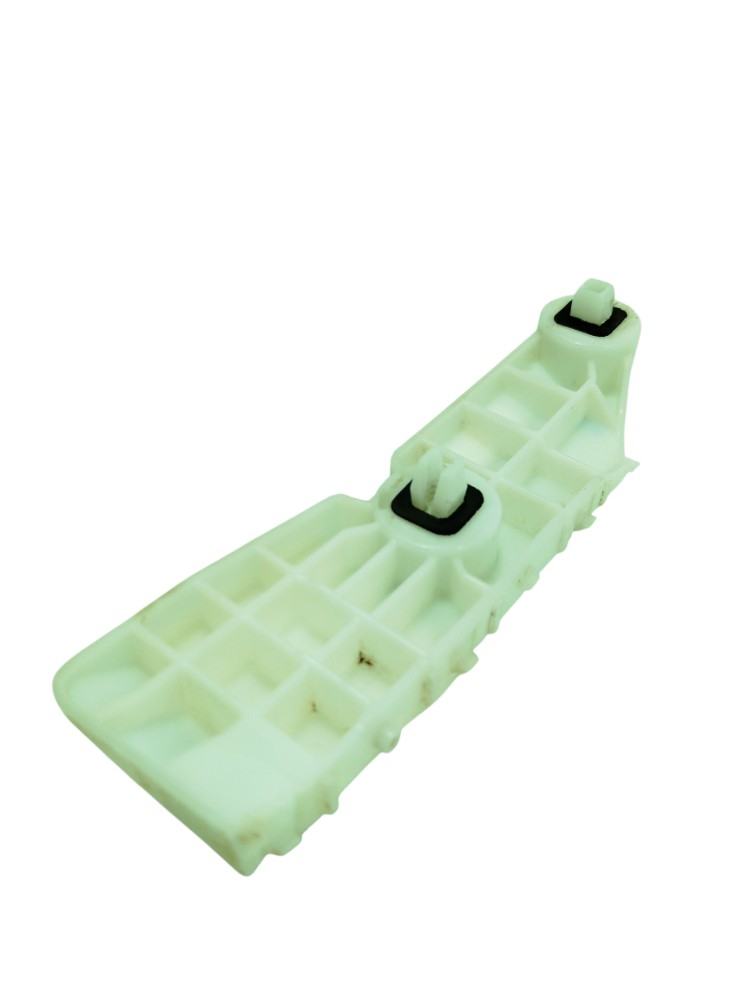 Suporte Guia Para-choque Tras Direito Nissan Versa 2013 7