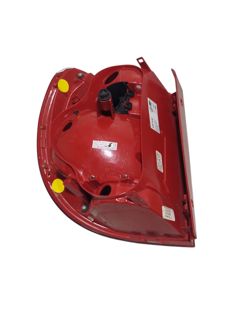 Lanterna Tras Direita Passageiro Vw Fox 2014 Det 5z6945096h Direito/passageiro Vermelho 5