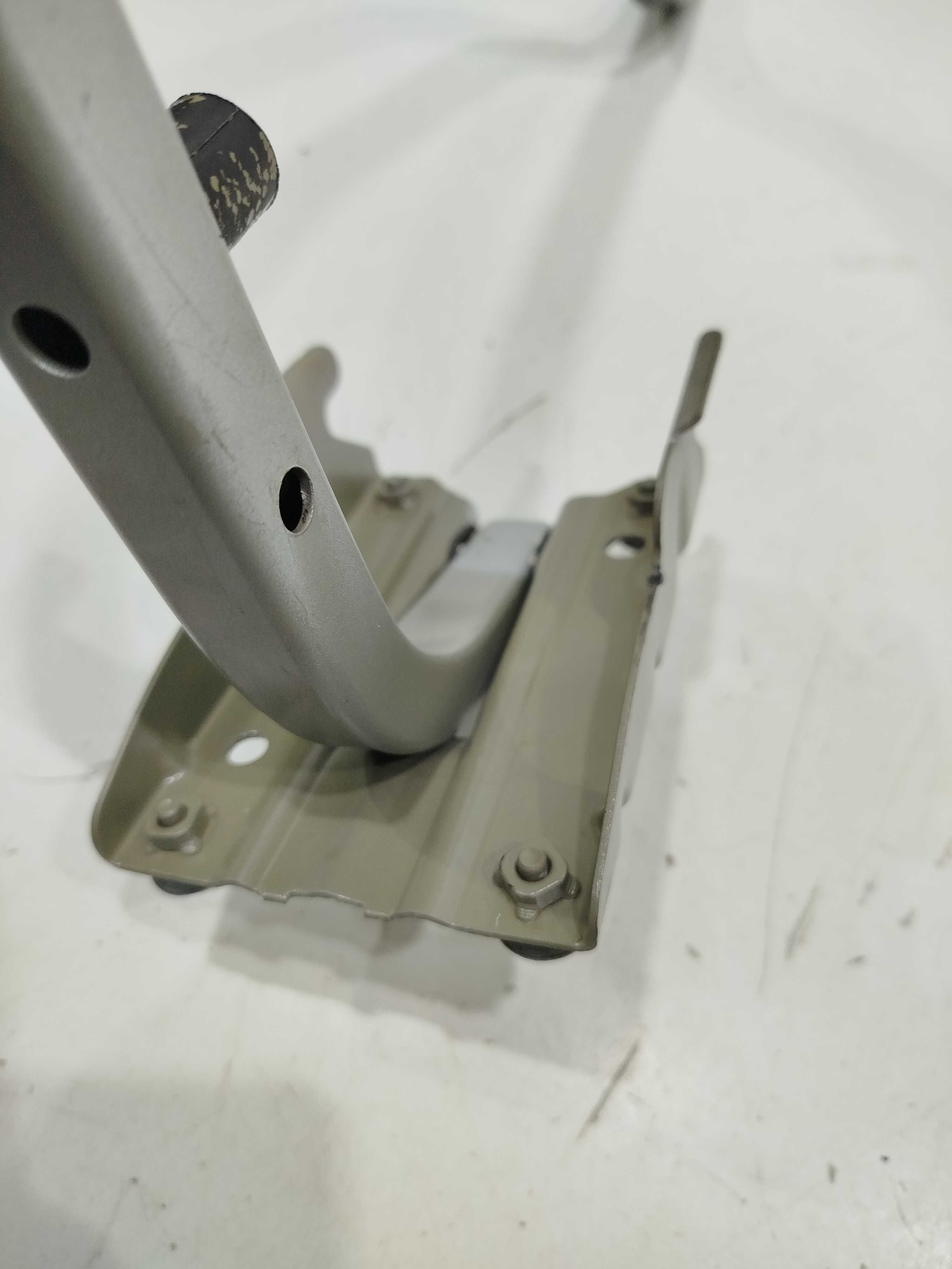 Dobradiça Tampa Traseira Esq Nissan Versa V Drive 2020 2