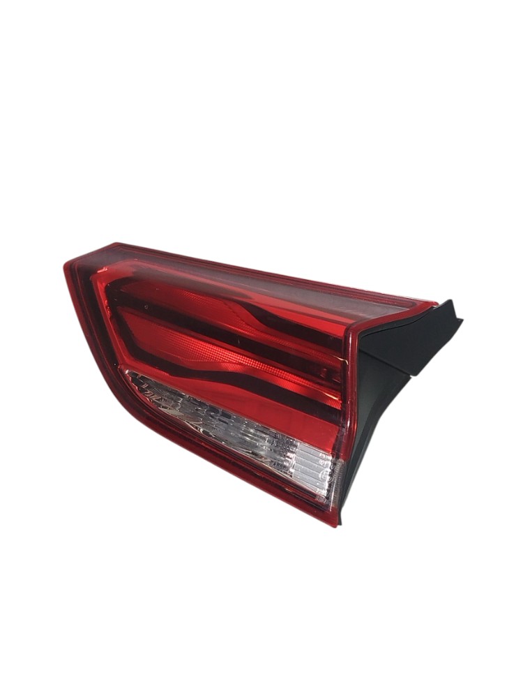 Lanterna Tampa Tras Direita Sem Led Gm Tracker 2023 Direito/passageiro Acrílico 2