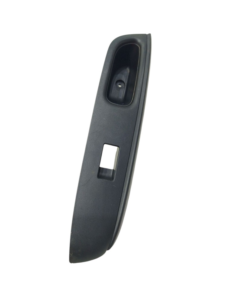 Moldura Botao Vidro Dianteiro Direito Nissan Versa 2012 3
