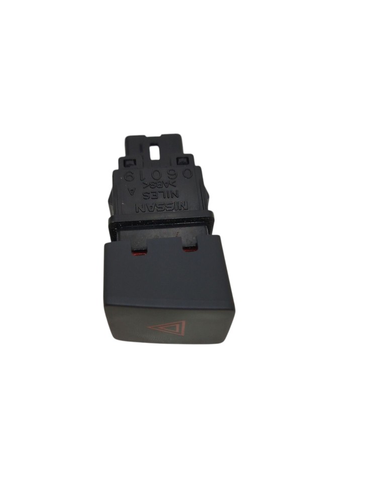 Botão Interruptor Pisca Alerta Nissan Versa V Drive 2020 7