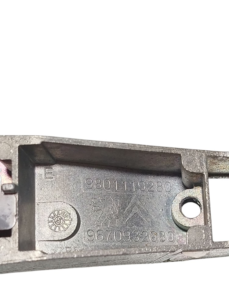 Suporte Maçaneta ext Diant Esq Peugeot 208 2012 9670932080 4