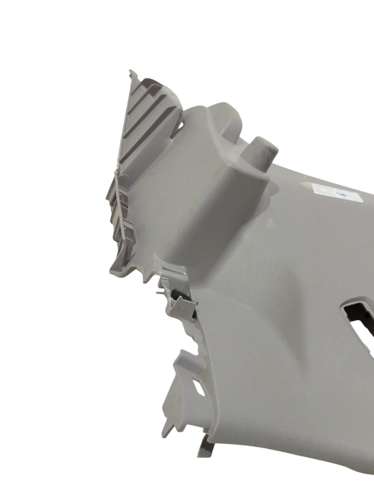 Acabamento Tras Esquerdo Etios Hatch Platinum 2017 Detalhe 2