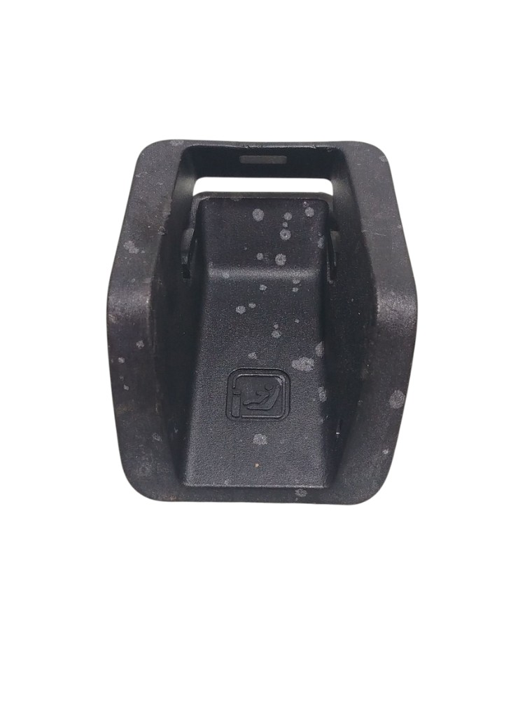 Moldura Banco Isofix Gm Tracker 1.0 2023 26288551 Preto 1