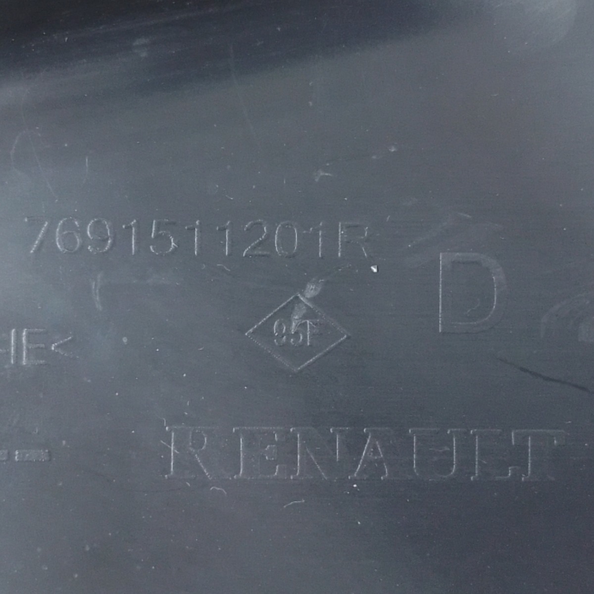 Acabamento Inferior Coluna B Direito Renault Sandero 2018 13